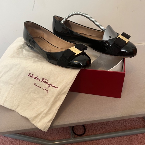 💯% AUTHENTIC Salvatore Ferragamo Varina Ballet flats - Picture 3 of 5